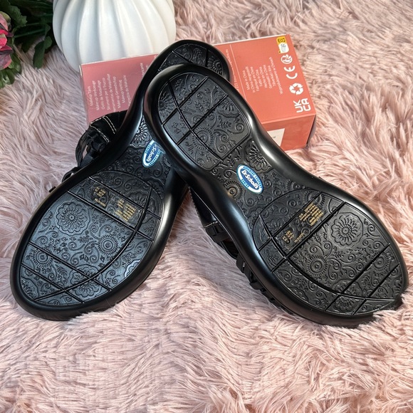 Dr. Scholl's Black Woven Sandals - Picture 10 of 10